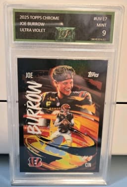 Joe Burrow #UV-17 2025 Topps Chrome Football Ultra Violet