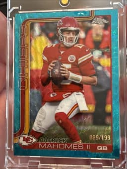 Patrick Mahomes II #UV-15 2025 Topps Chrome Football Ultra Violet