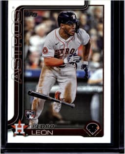 Pedro León #30 Rookie Card 2025 Topps Rainbow Foil