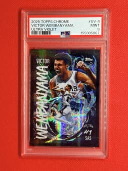Victor Wembanyama #UV-8 2025-26 Topps Chrome Basketball Ultra Violet